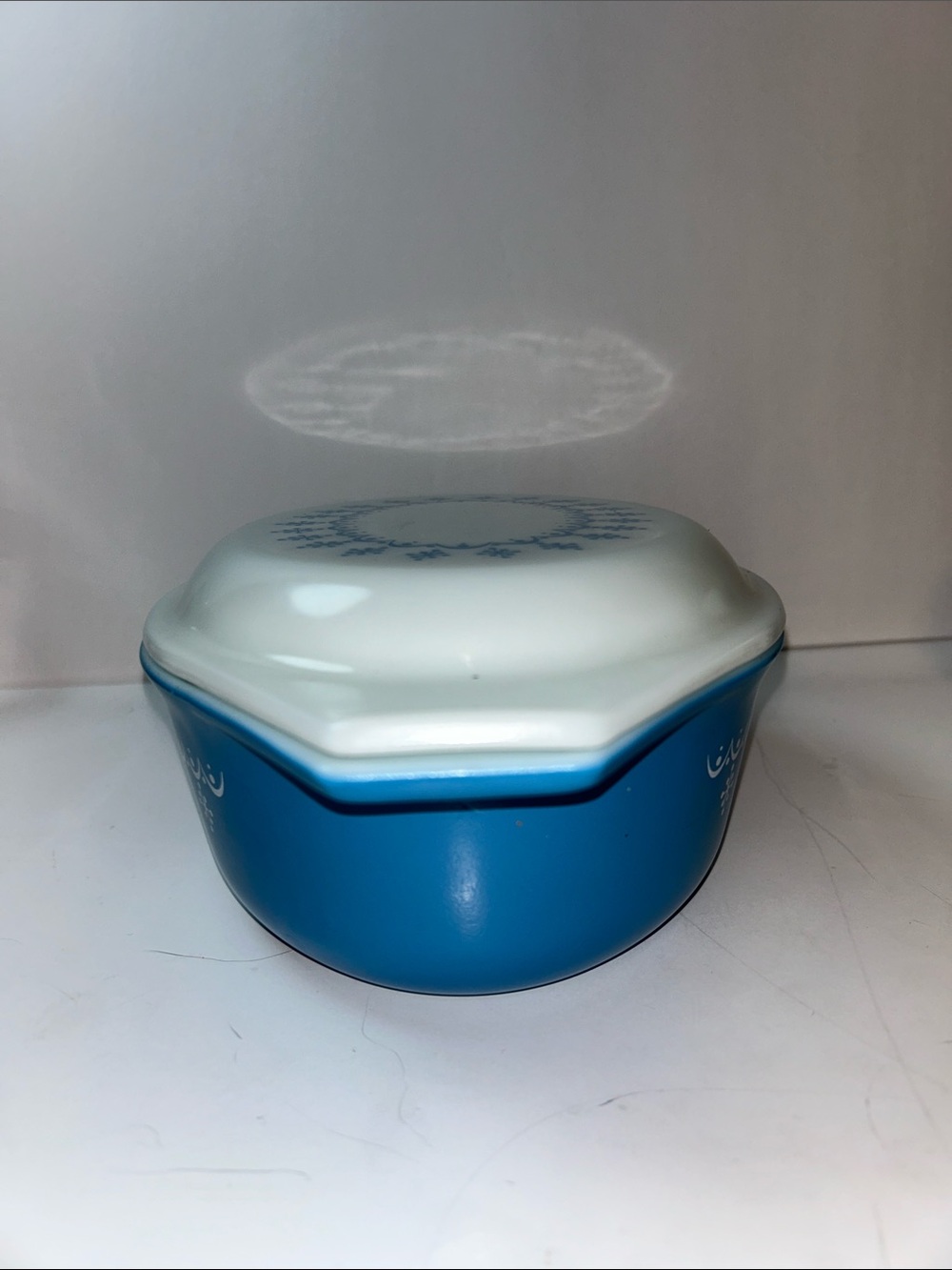 Vintage PYREX SNOWFLAKE Garland Casserole Dish W/Lid 1.5 QT. 043. #8 - Picture 5 of 17